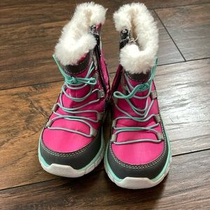 EUC stride rite snow boots. Toddler size 7